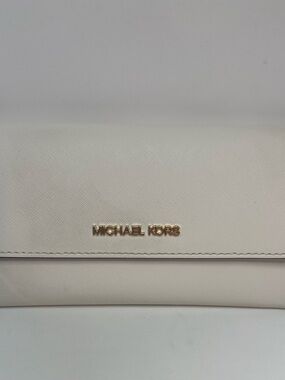 MICHAEL KORS JET SET TRAVEL LARGE TRIFOLD LEATHER WALLET Cream Off White